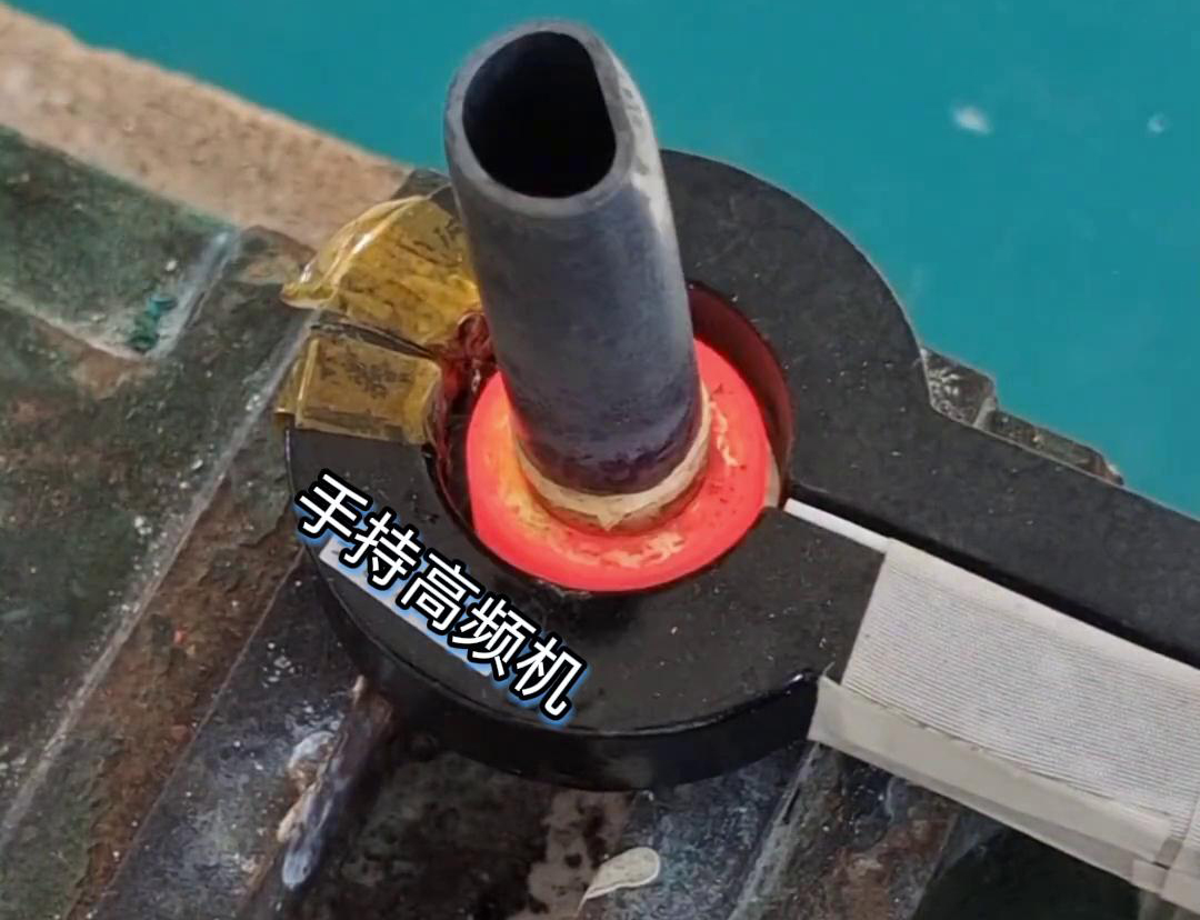 手持式高頻焊接機具有焊接速度快、焊接質(zhì)量高、操作簡單等優(yōu)點