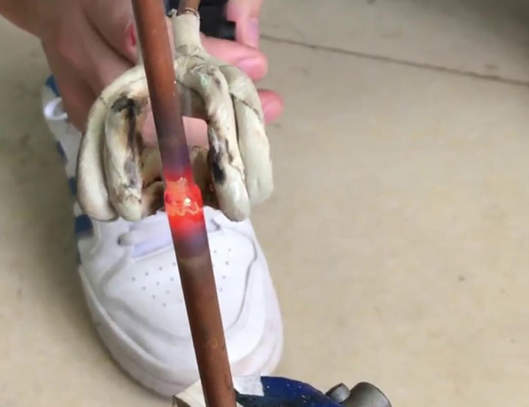 手持式高頻焊接設(shè)備，4-16銅管焊接，2秒焊接完成，代替火焰焊接，安全省時省人工